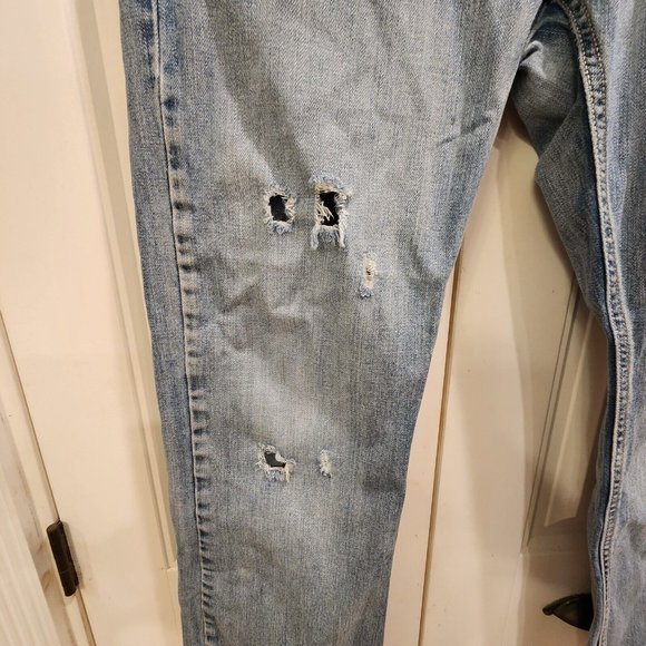 Urban Pipeline Relaxed Boot Cut  32 x 30 Men's Blue Jeans Light Wash Distressed - Picture 3 of 12